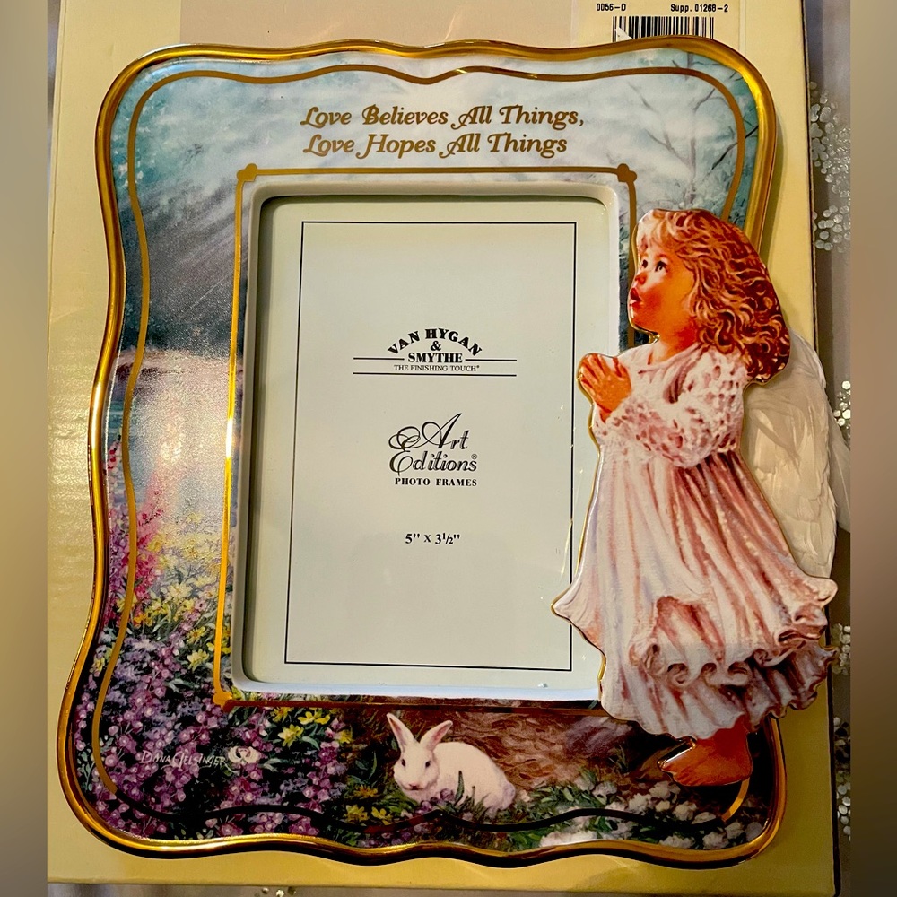 Van Hygan & Smythe " Love Believes All Things “ 5 X 3 1/2 Picture Frame NEW